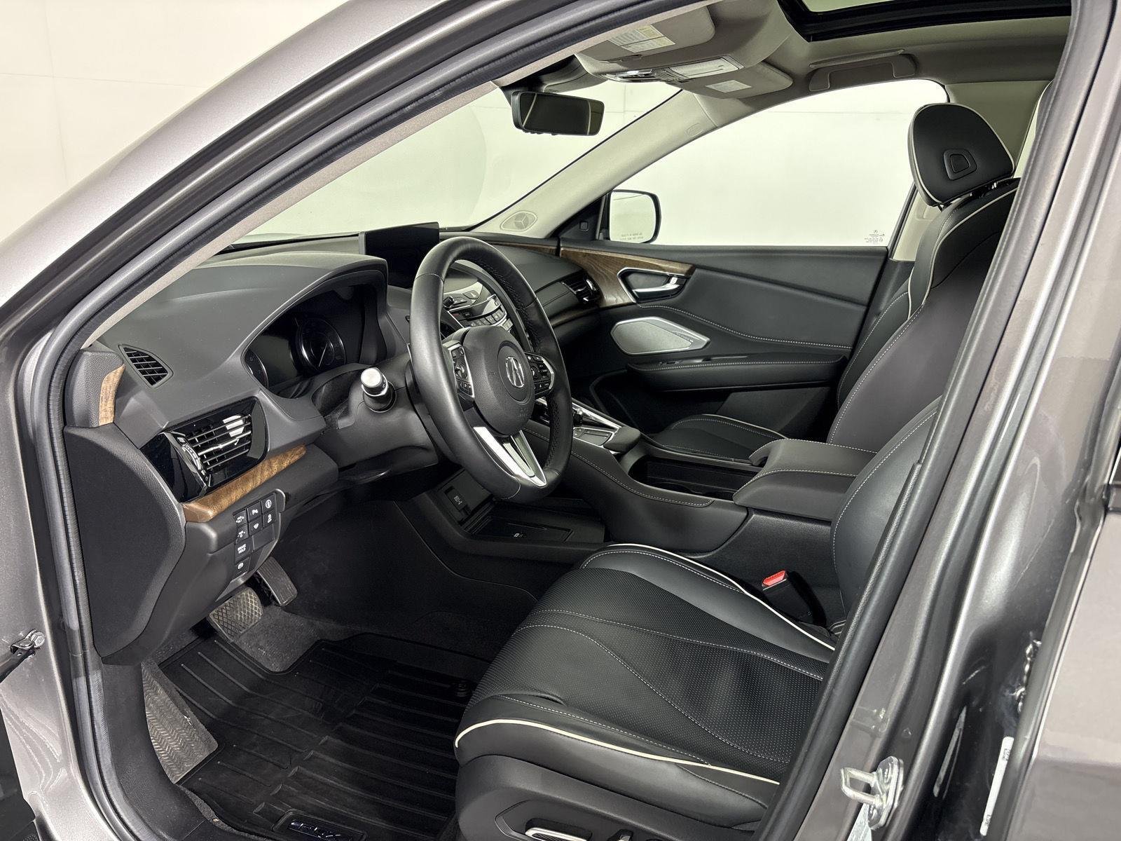 Used 2024 Liquid Carbon Metallic Acura w/Advance Package image 5