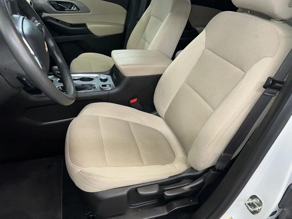 Used 2023 Summit White Chevrolet LS image 5
