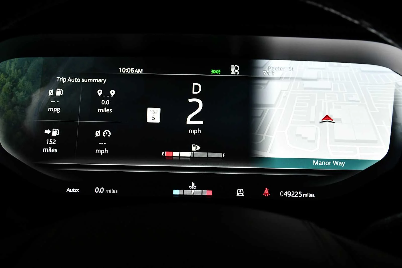 Used 2023 Carpathian Grey Premium Metallic Land Rover SE Dynamic image 26