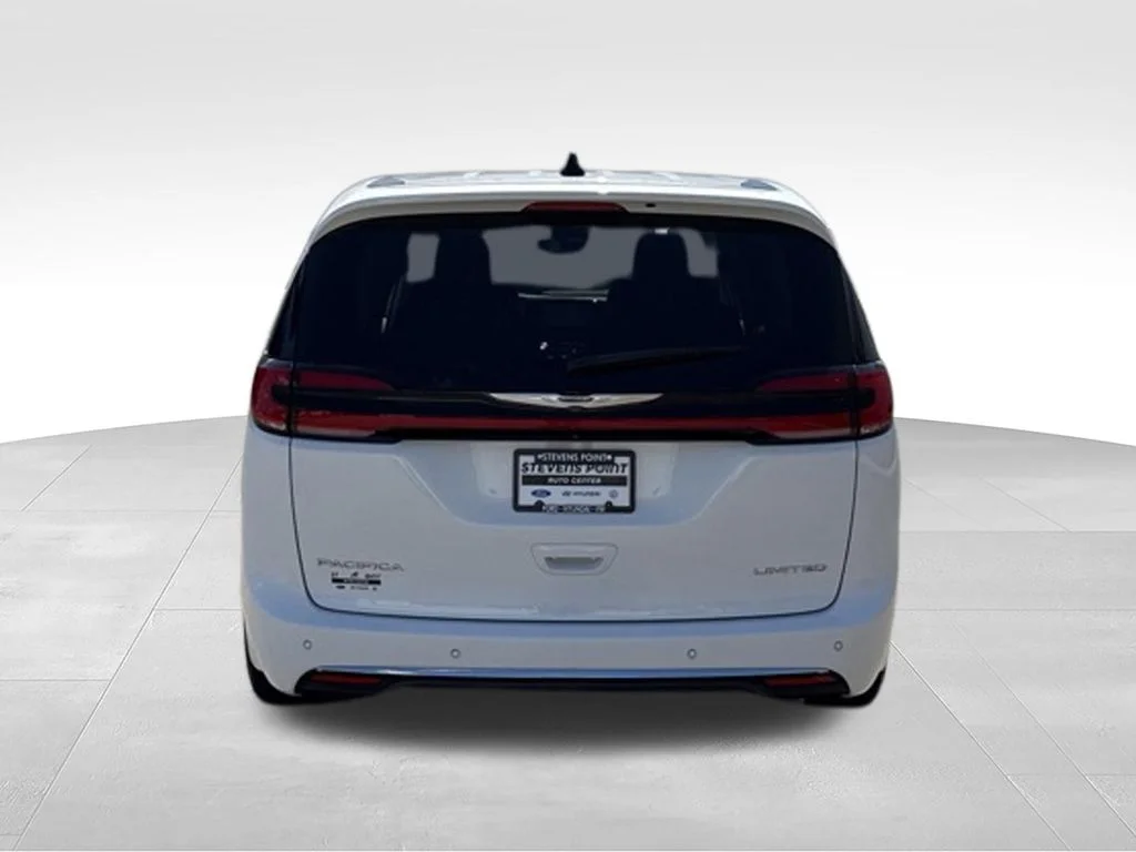 Used 2024 Bright White Clearcoat Chrysler Limited image 6