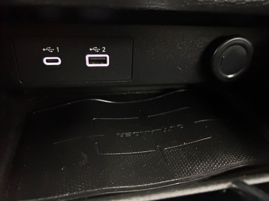 Used 2024 Red Mitsubishi ES image 30