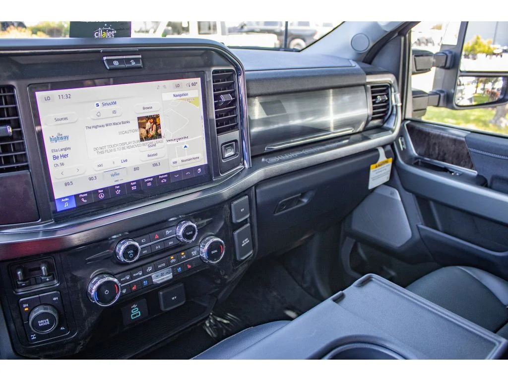 New 2026 OXFORD WHITE Ford LARIAT image 46