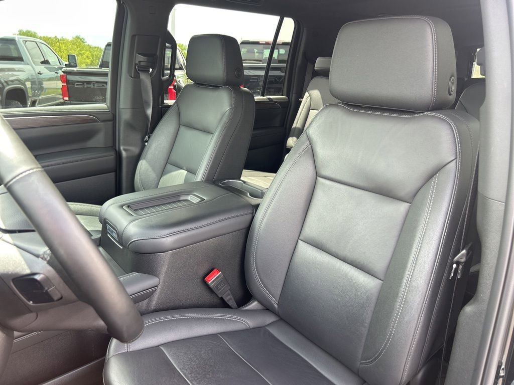 Used 2024 Black Chevrolet Z71 image 21