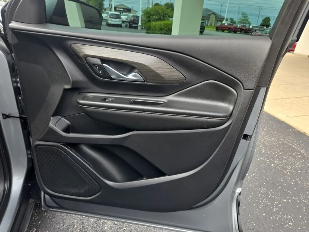 2023 GMC Terrain SLT - Photo 25