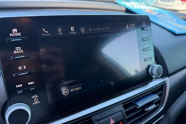 Used 2020 White Honda EX-L image 17