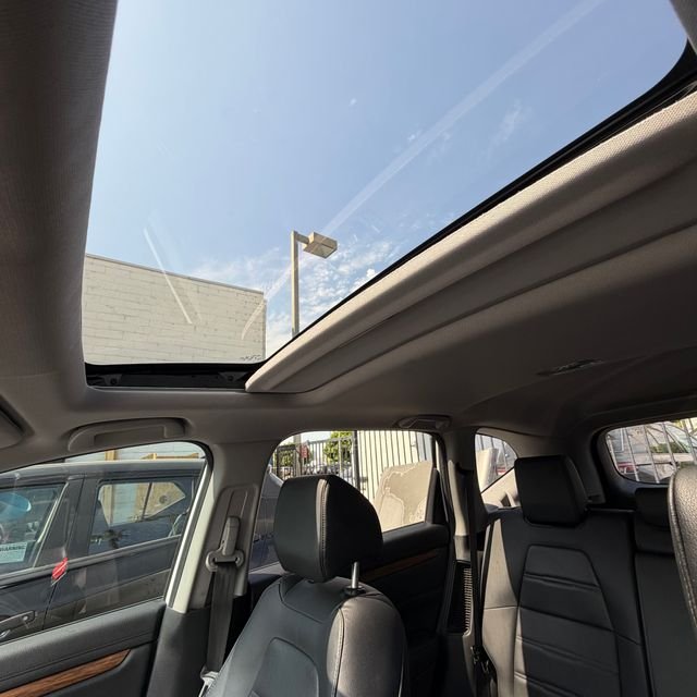 Used 2022 White Honda EX-L image 30
