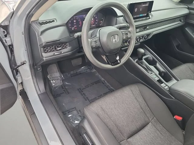 Used 2025 Gray Honda SE image 19