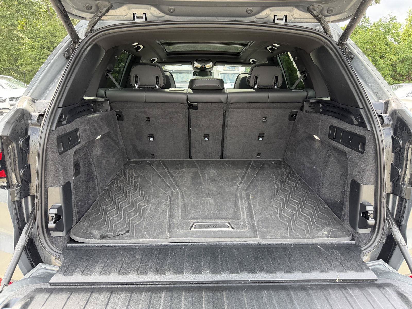 Used 2025 Skyscraper Grey Metallic BMW sDrive40i image 22