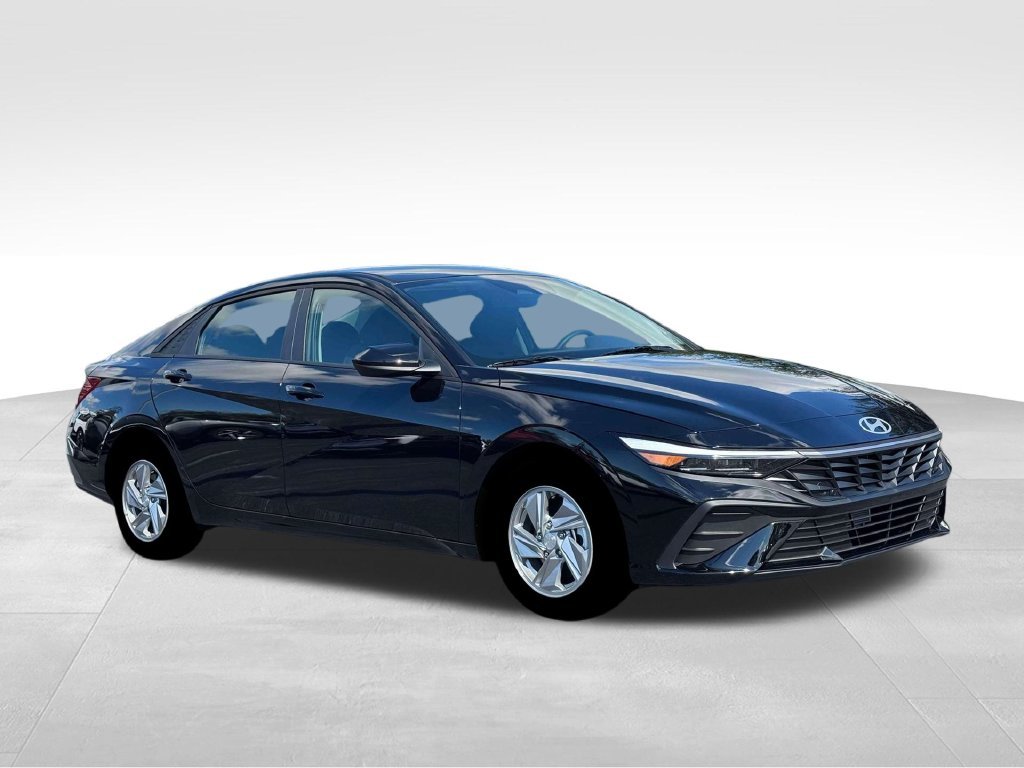 Used 2026 Black Hyundai SE image 11