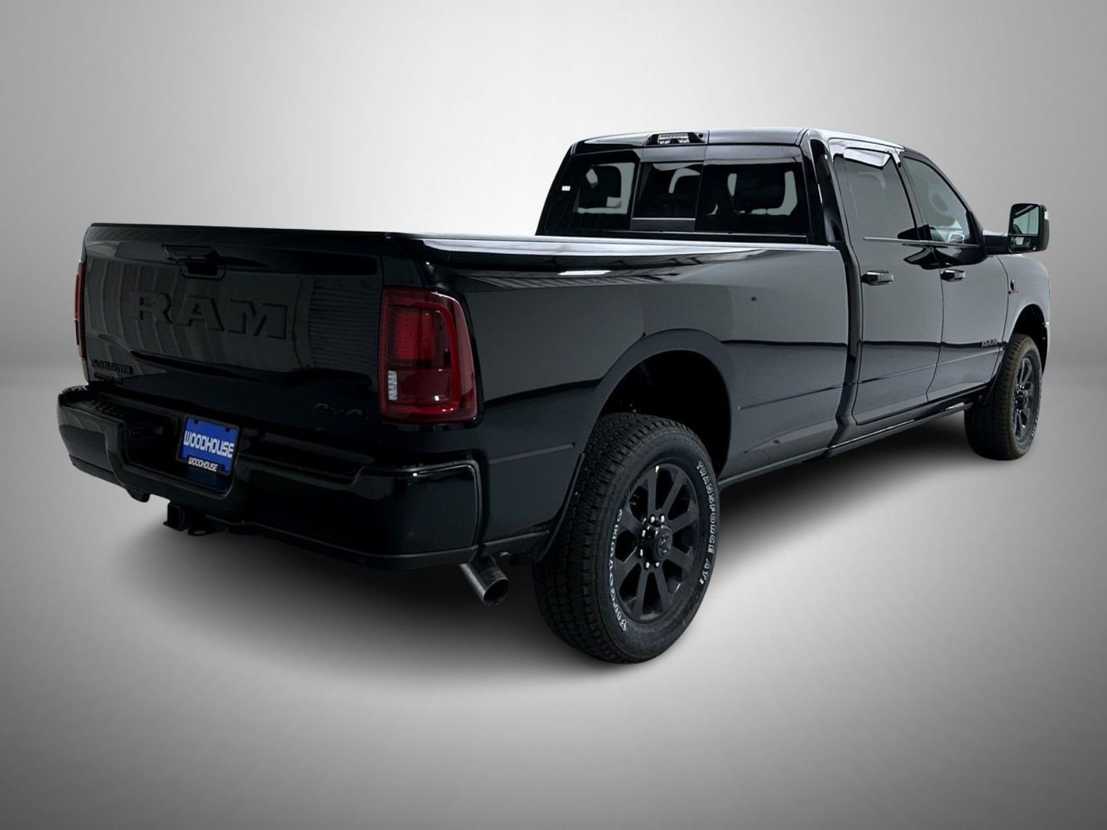 New 2026 Diamond Black Crystal Pearl-Coat Exterior Paint RAM Laramie image 5