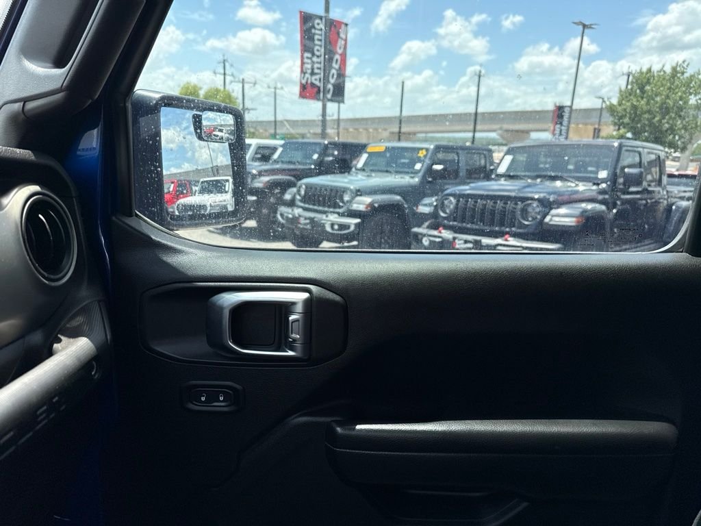 Used 2018 Blue Jeep Unlimited Sport S image 22