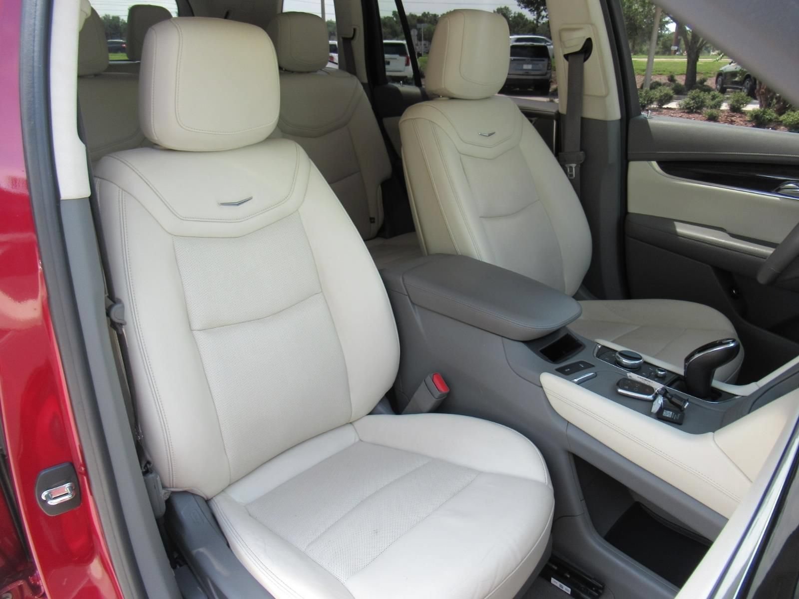 Used 2020 RED HORIZON TINTCOAT Cadillac FWD Premium Luxury image 9