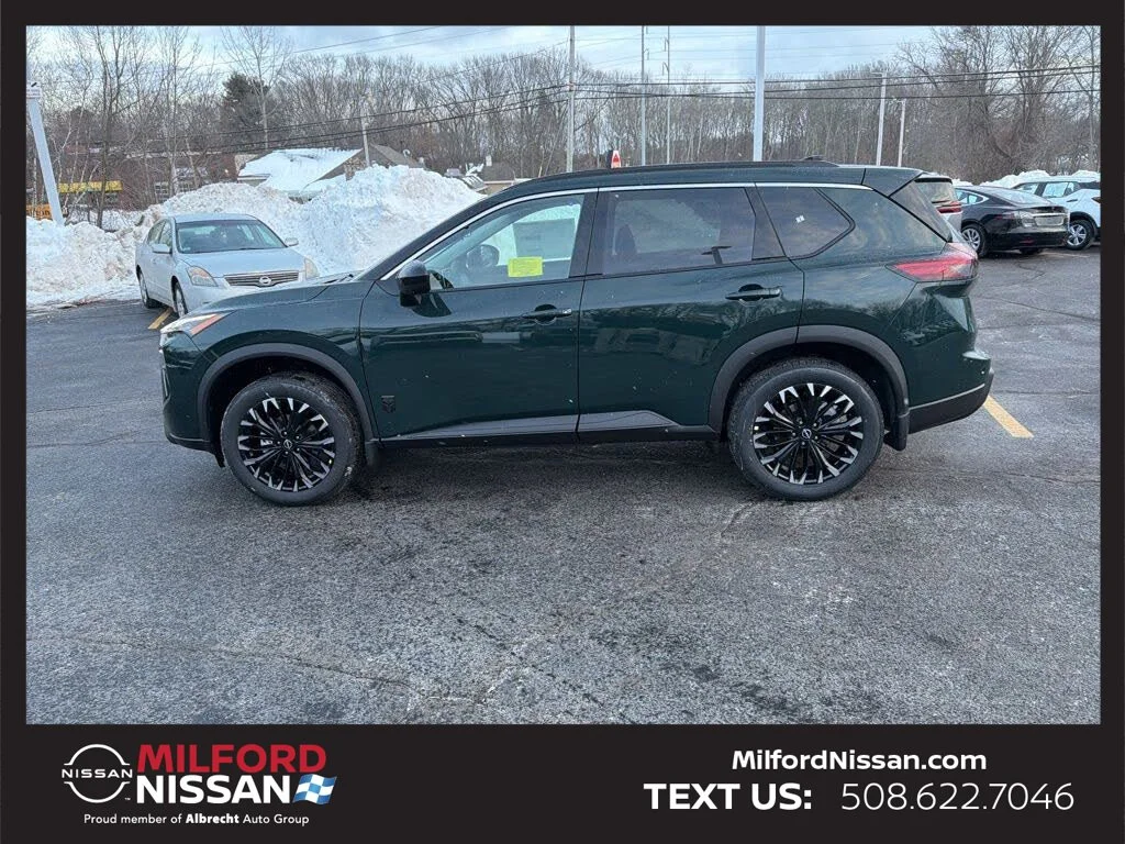 Used 2026 Green Nissan Dark Armor image 2