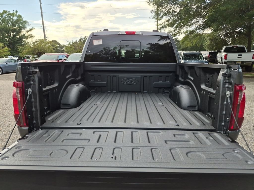 New 2026 Carbonized Gray Metallic Ford XLT image 35