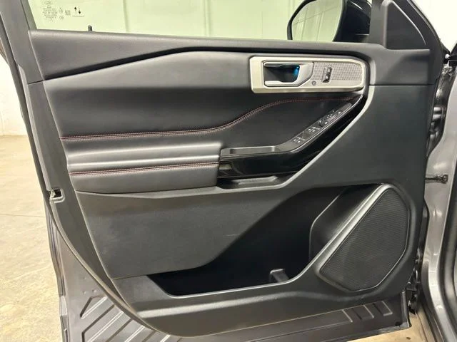 Used 2023 Gray Ford ST-Line image 18