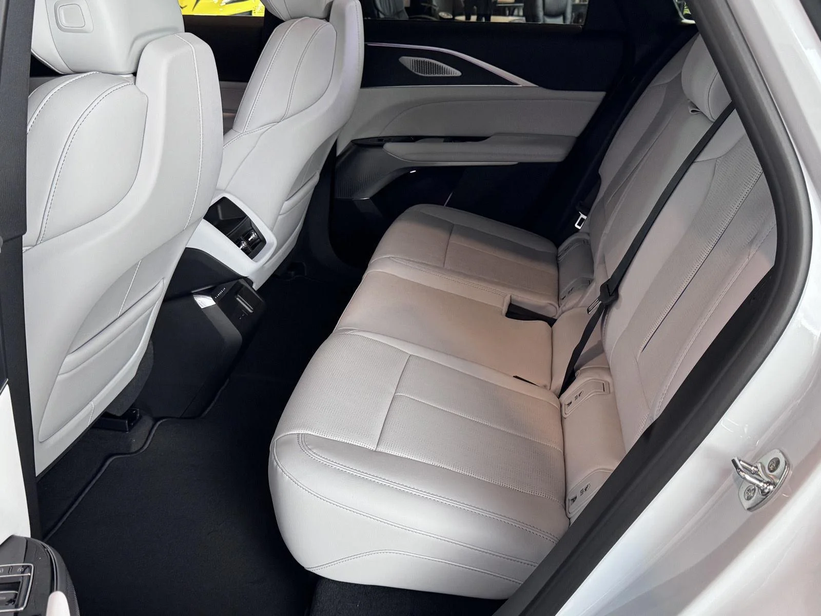 2026 Cadillac LYRIQ Premium Sport - Photo 16