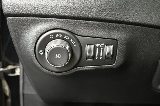 Used 2017 Black Jeep Limited image 28
