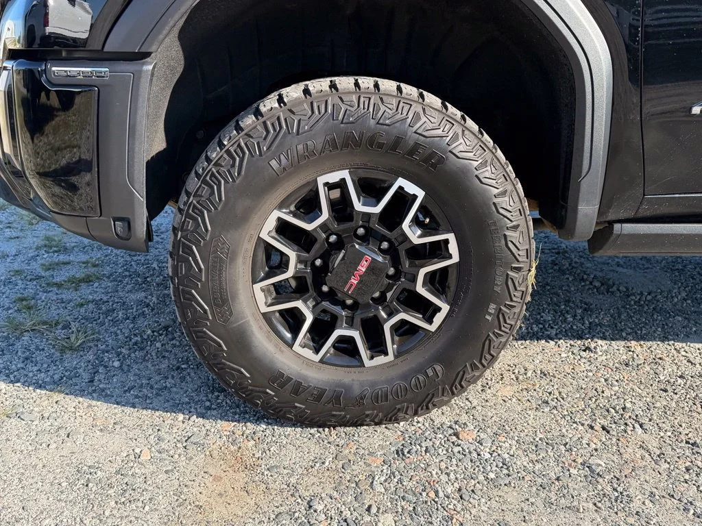 Used 2024 Onyx Black GMC AT4X image 11