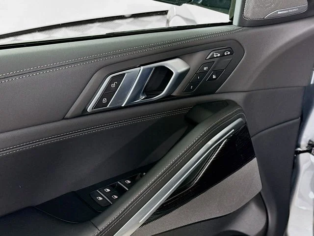 2026 BMW X6 40i - Photo 18
