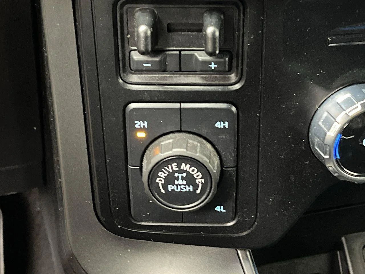 Used 2024 Black Ford XLT image 19