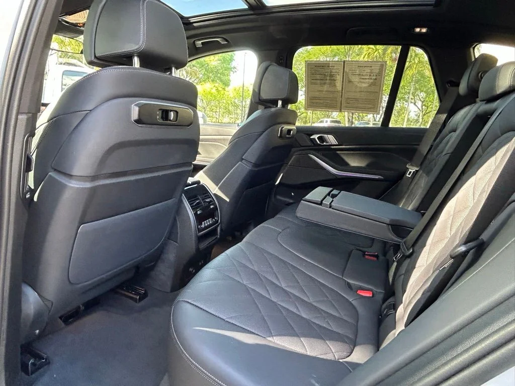 Used 2025 White BMW xDrive40i image 57