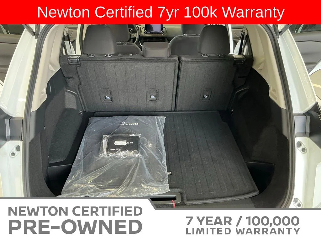 Certified Used 2025 Everest White Pearl Nissan S image 18