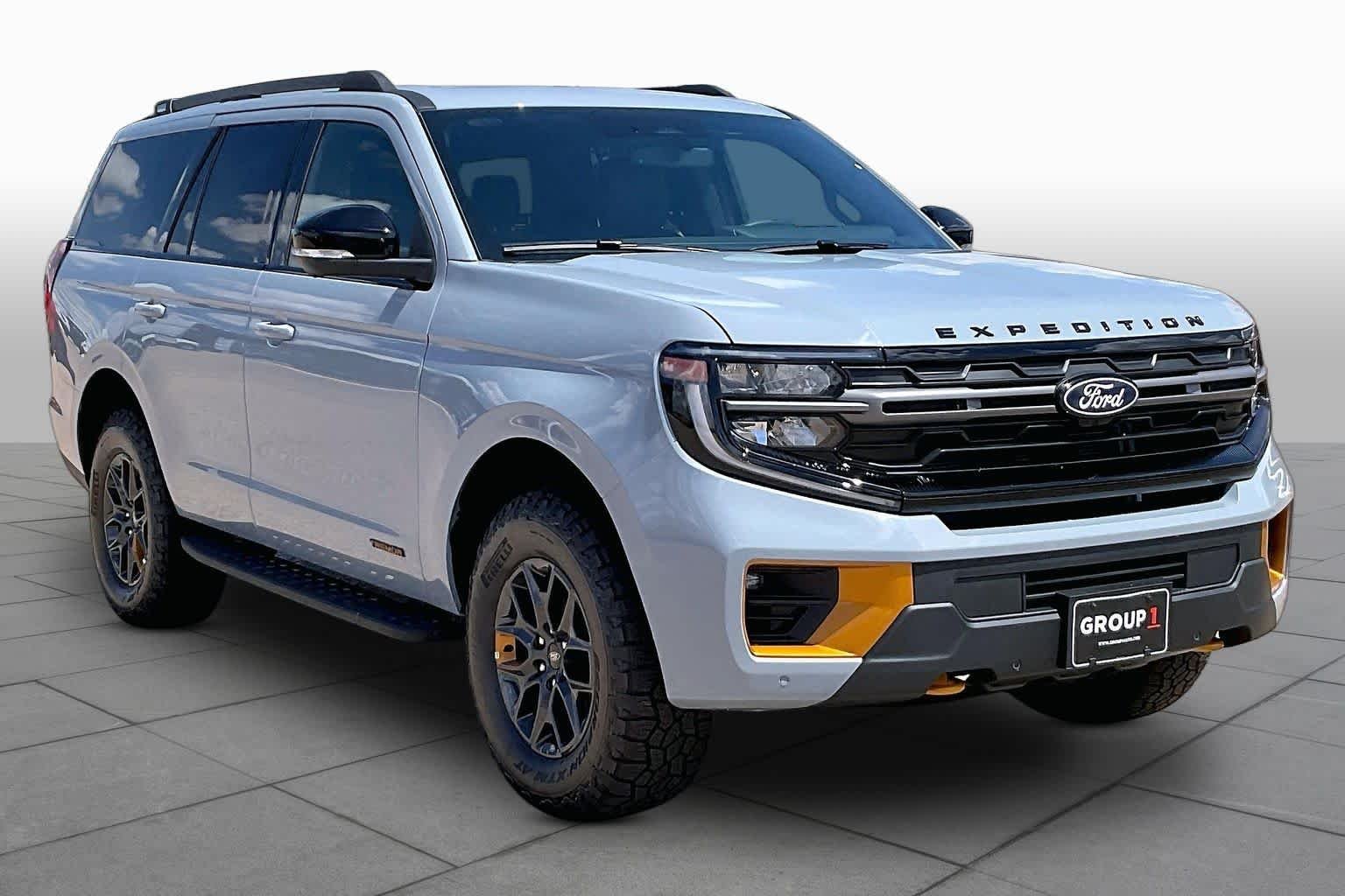 New 2027 Glacier Gray Metallic Tri-Coat Ford Tremor® image 2