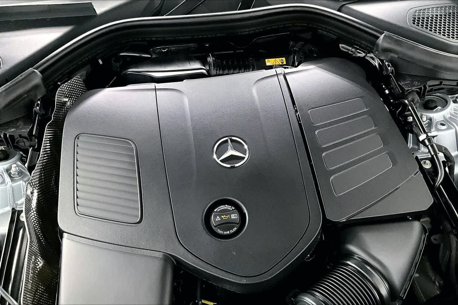 New 2027 Cirrus Silver Metallic Mercedes-Benz GLC 300 image 16