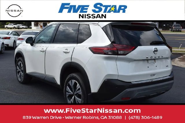 Used 2021 White Nissan SV image 6
