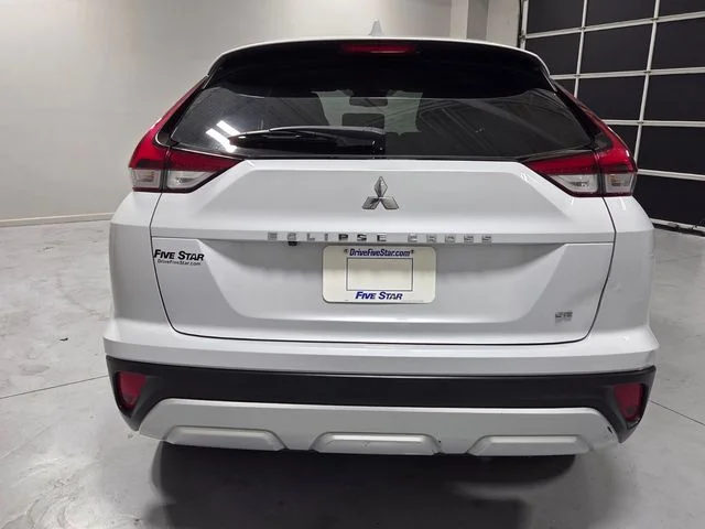 Used 2024 White Mitsubishi SEL image 10