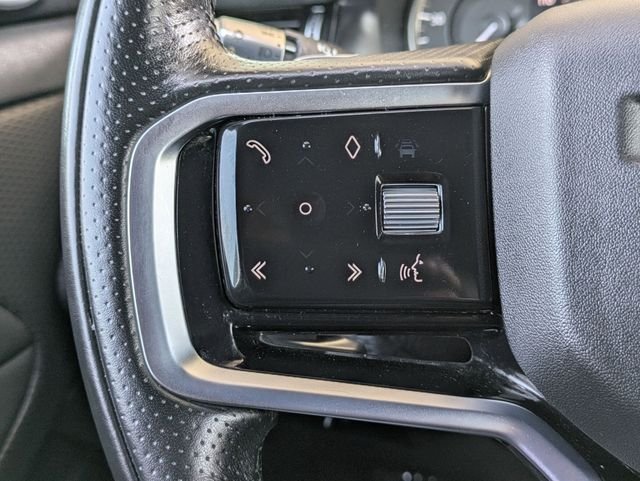 Used 2022  Land Rover Dynamic image 9