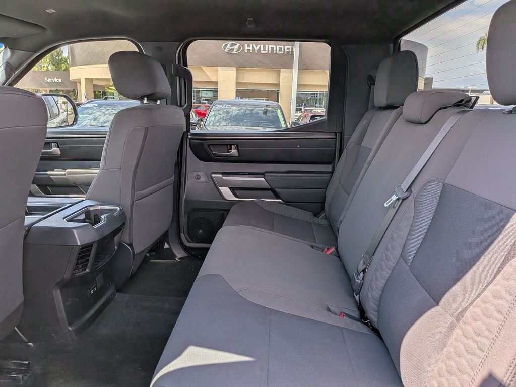 2025 Toyota Tundra SR5 - Photo 28