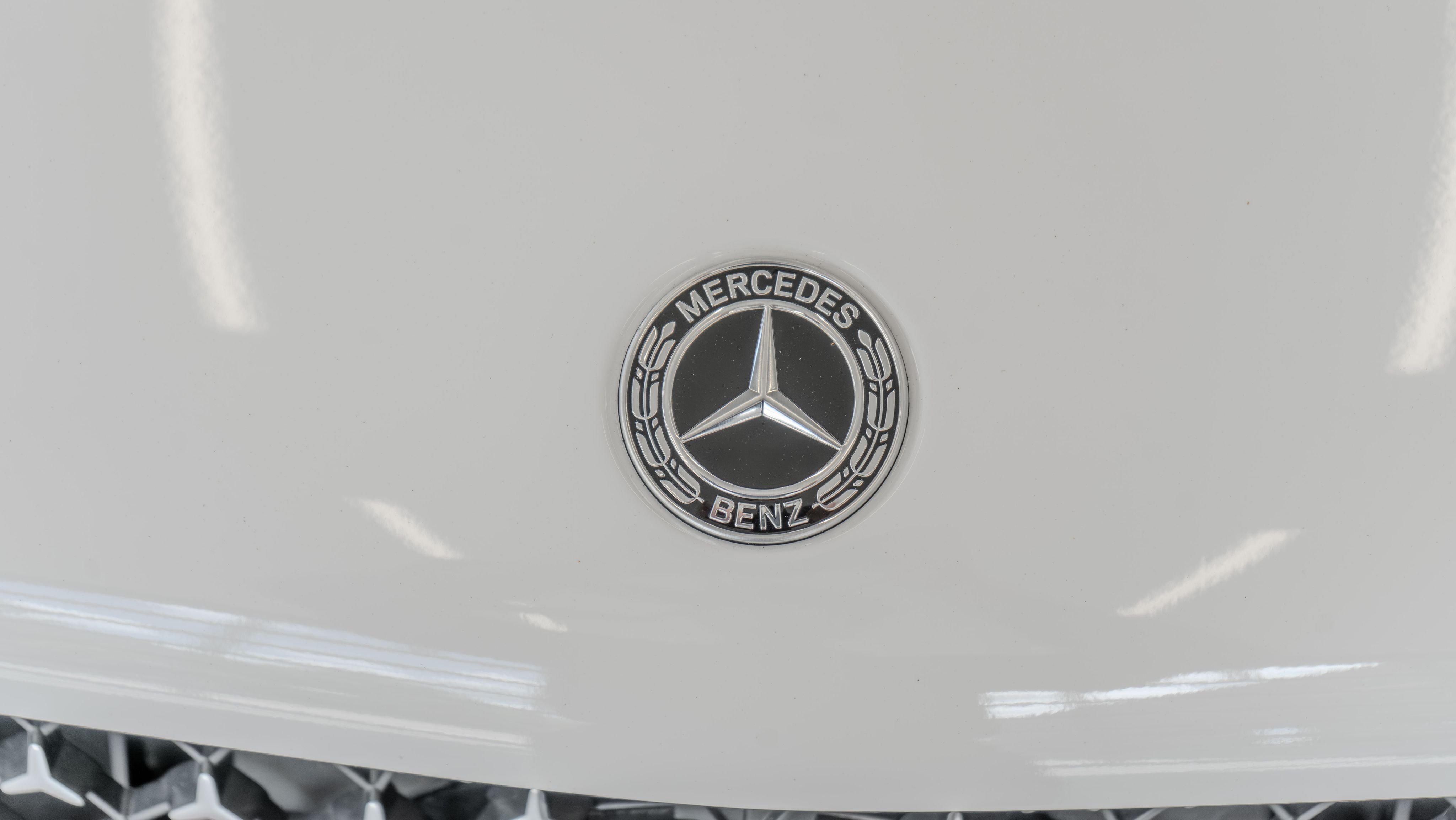 Certified Used 2025 Polar White Mercedes-Benz GLE 450e image 5