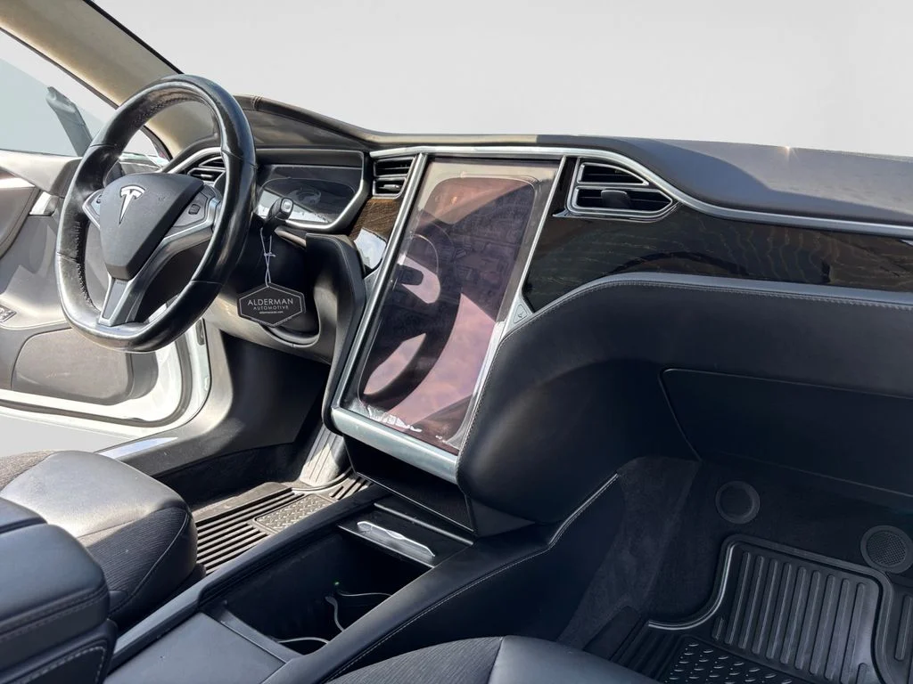 Used 2016 White Tesla 90D image 38