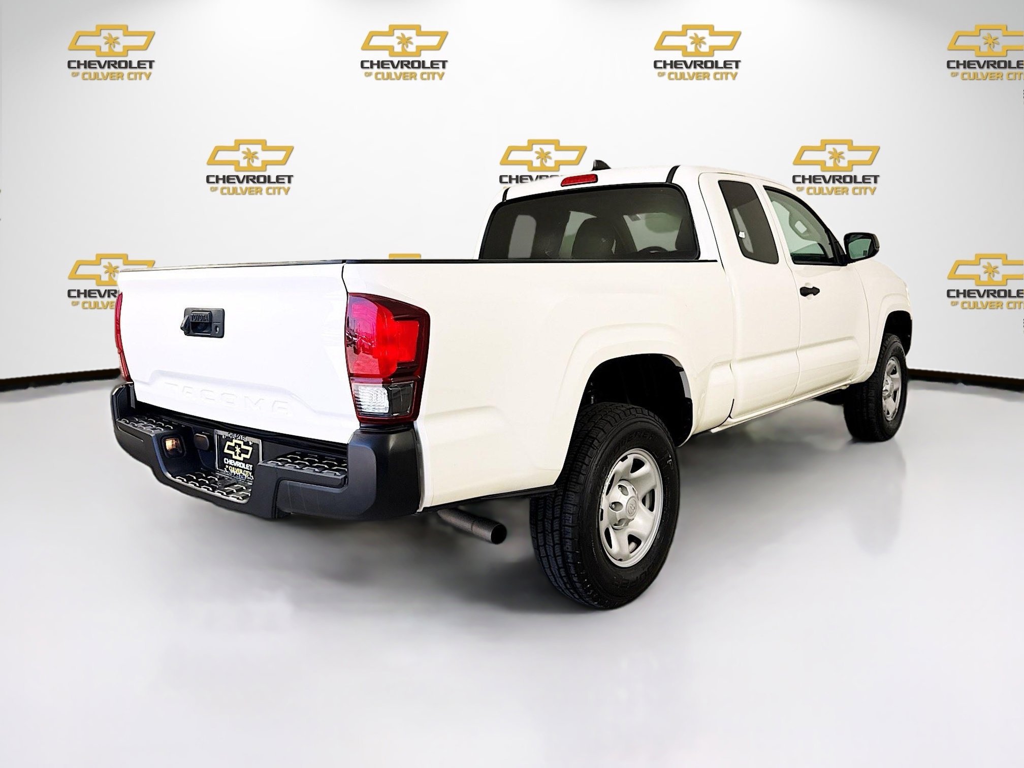 Used 2021  Toyota SR image 7