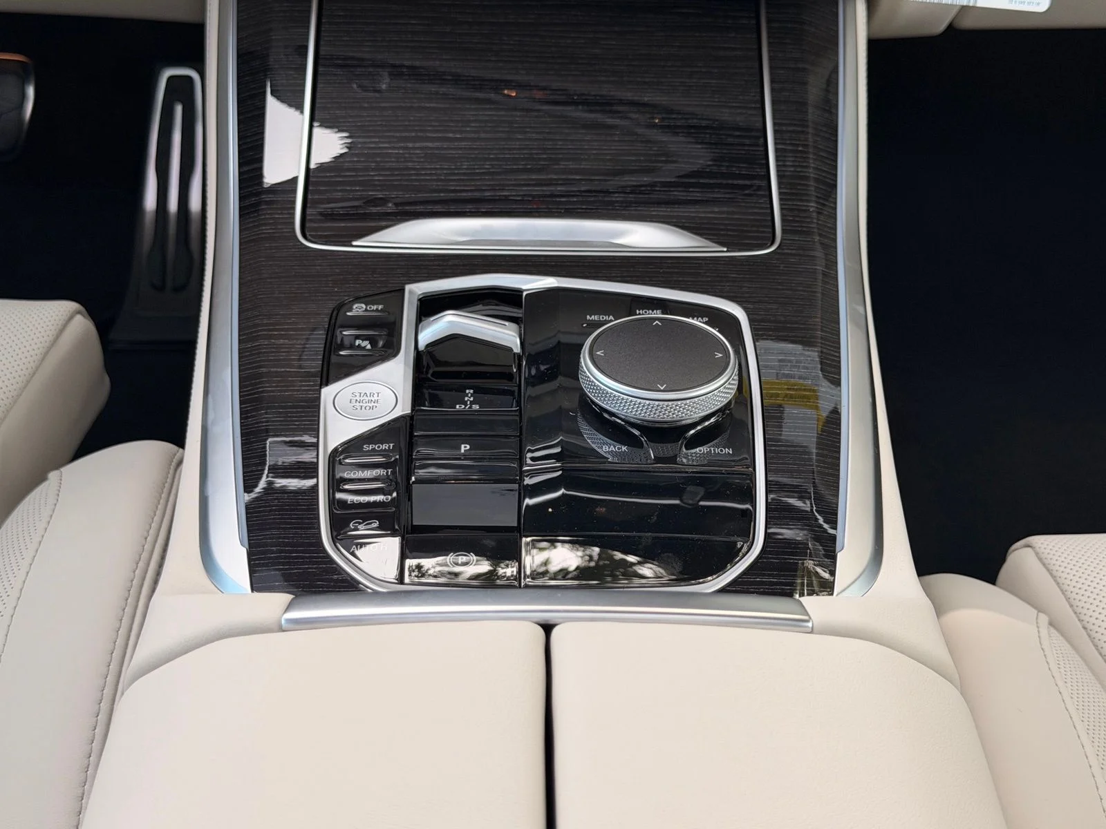 New 2026 Black Sapphire Metallic BMW xDrive40i image 17