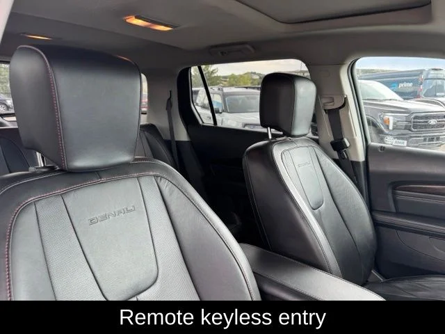 Used 2013 Silver GMC Denali image 27