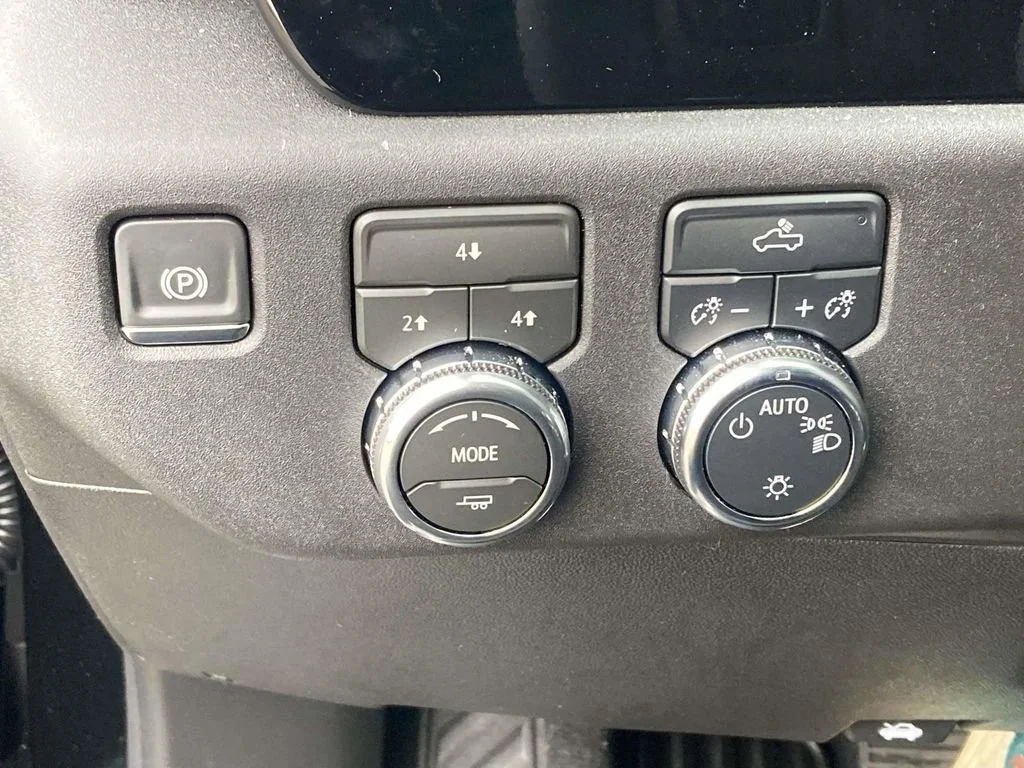 New 2026 Onyx Black GMC SLE image 25
