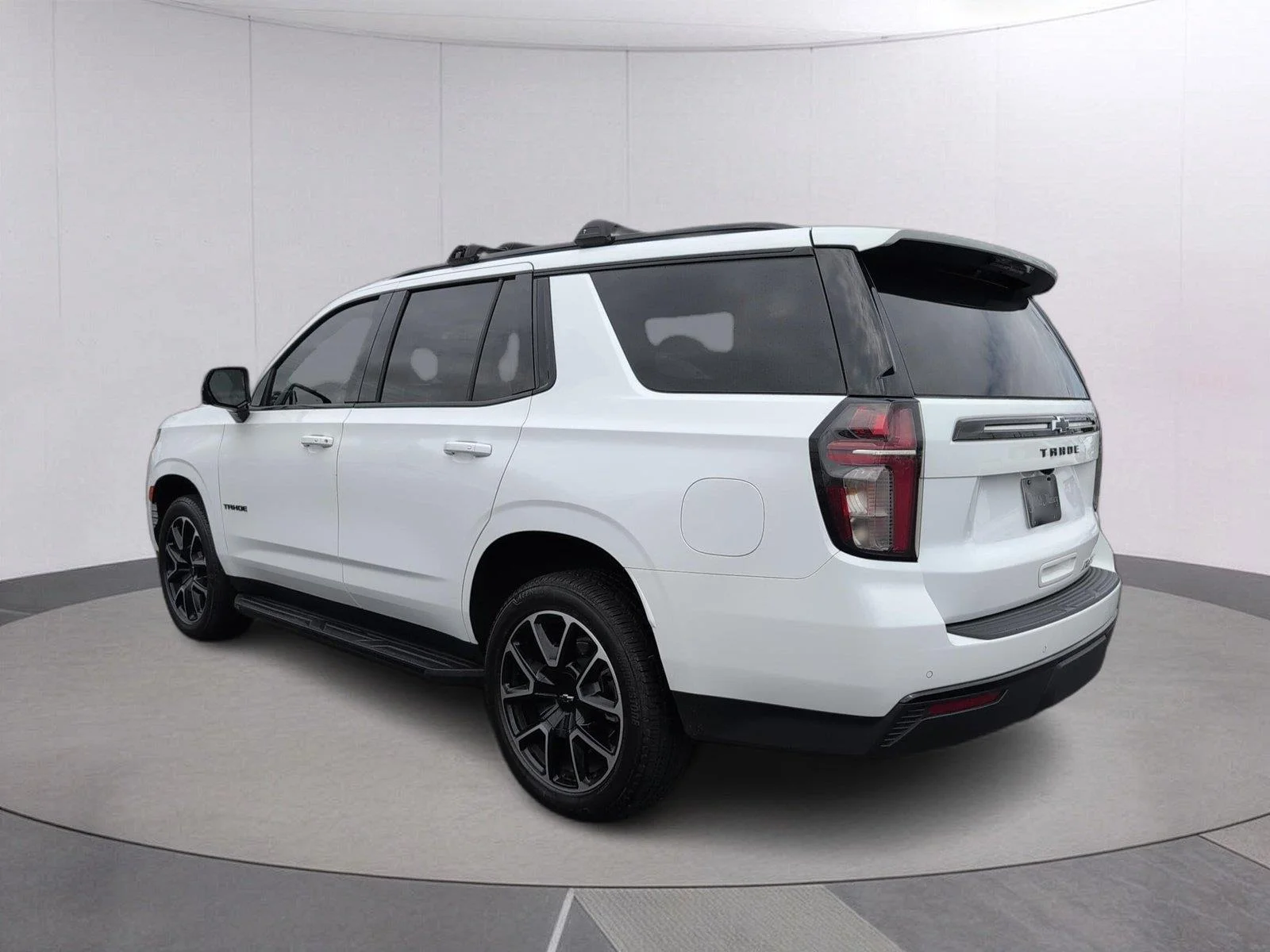 Used 2023 SUMMIT WHITE Chevrolet RST image 5