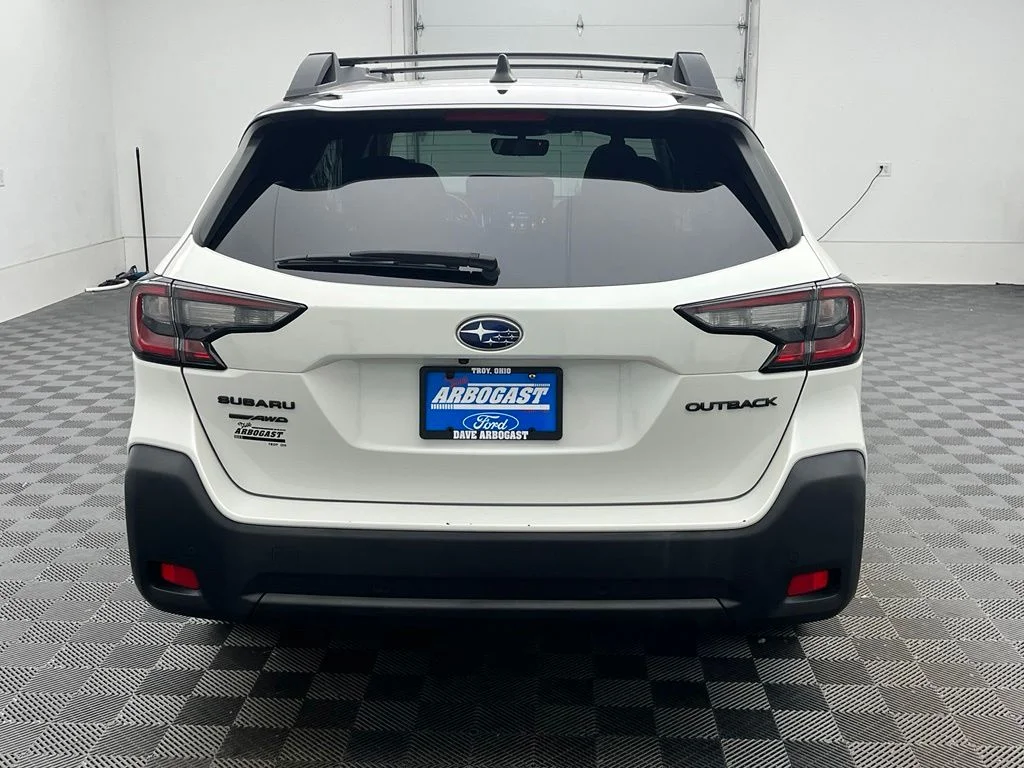 Used 2023 White Subaru Onyx Edition image 10