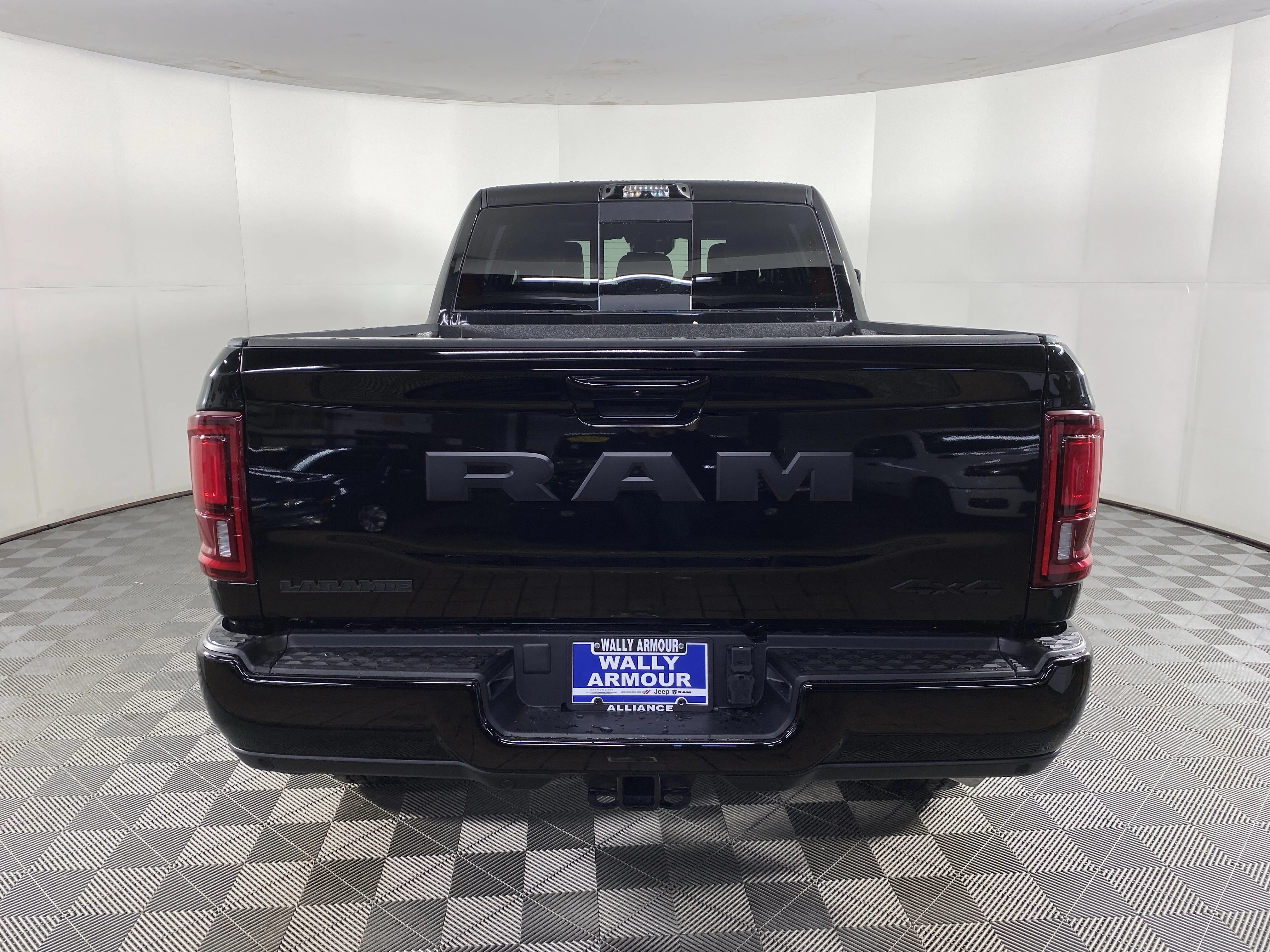 New 2026 Diamond Black Crystal Pearl-Coat Exterior Paint RAM Laramie image 9