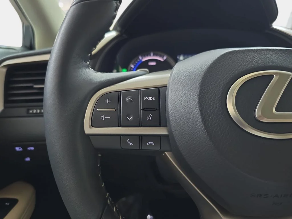 Used 2022 White Lexus 450h image 20