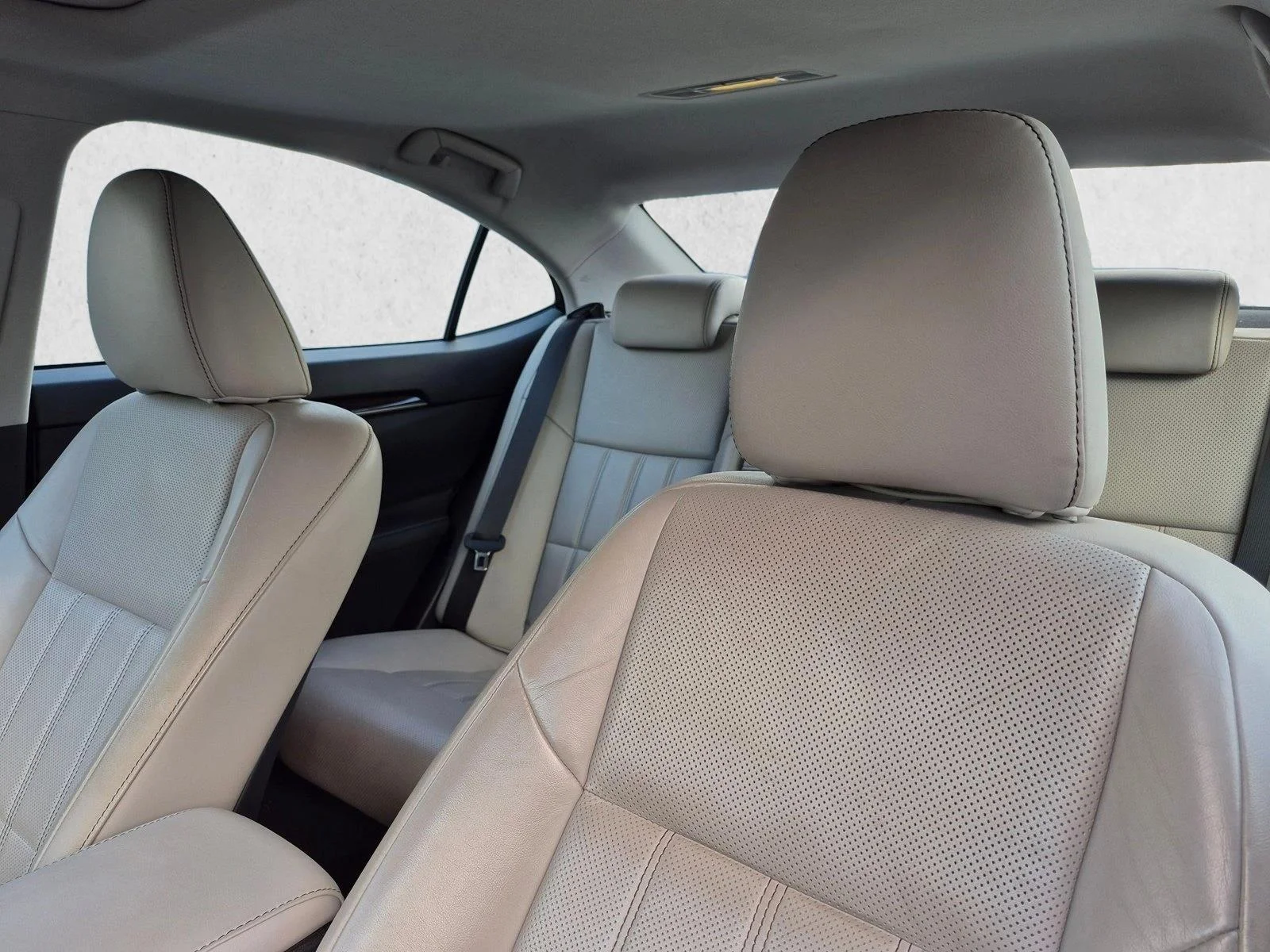 Used 2016 Nebula Gray Pearl Lexus  image 4