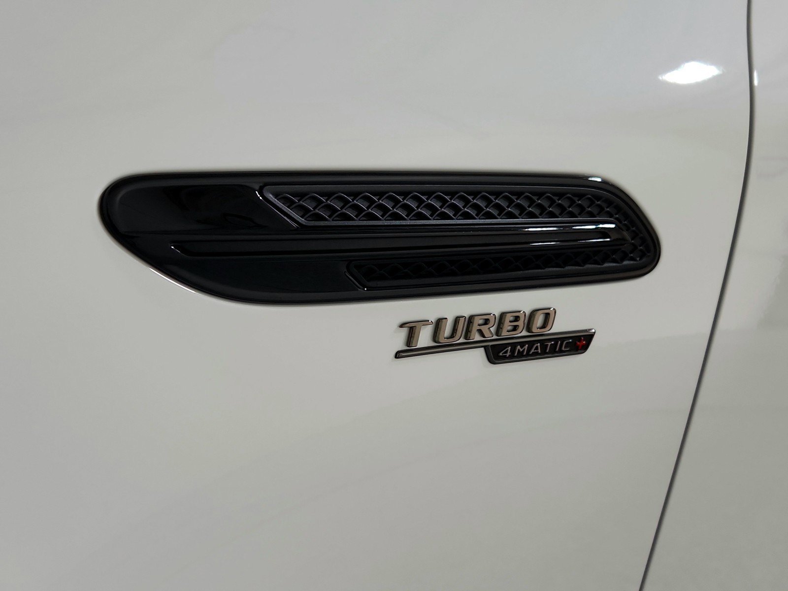 New 2026 MANUFAKTUR Moonlight White Metallic Mercedes-Benz AMG® GT 43 4-Door Coupe image 38