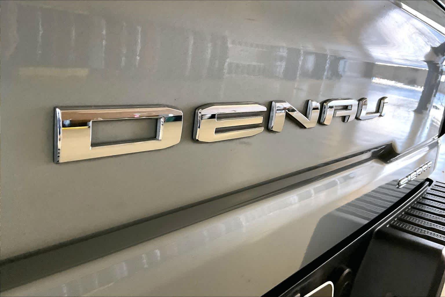 Used 2024 Sterling Metallic GMC Denali image 9