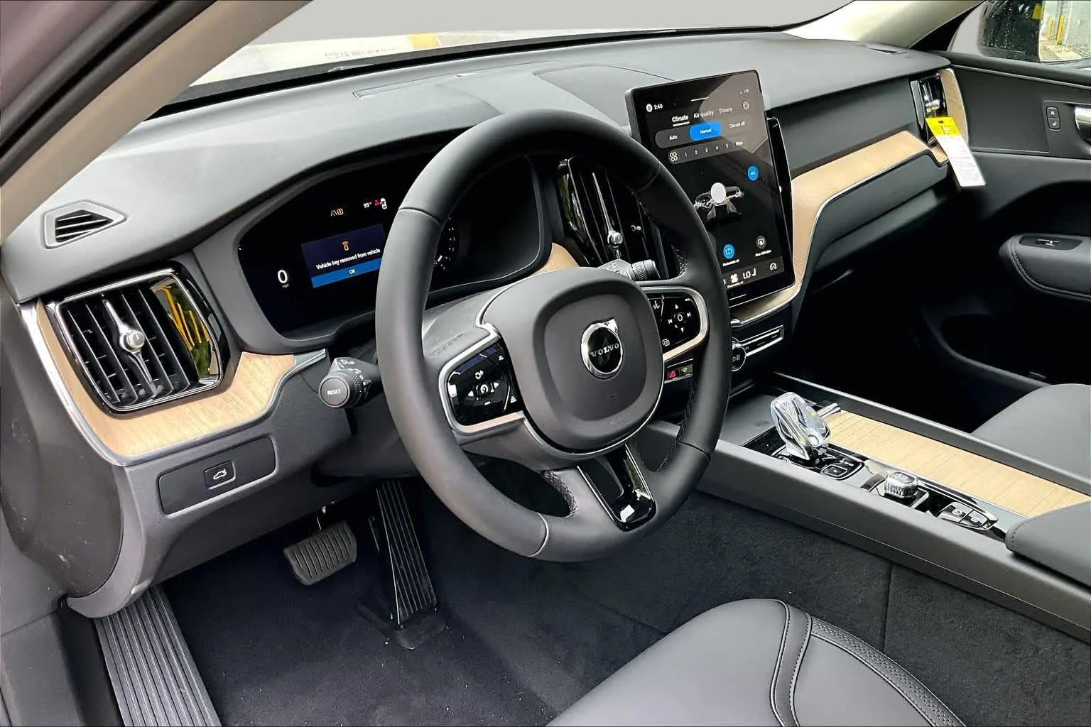 New 2026 Aurora Silver Volvo Plus image 9