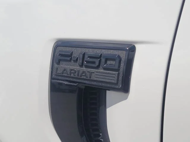 Used 2025 White Ford Lariat image 9
