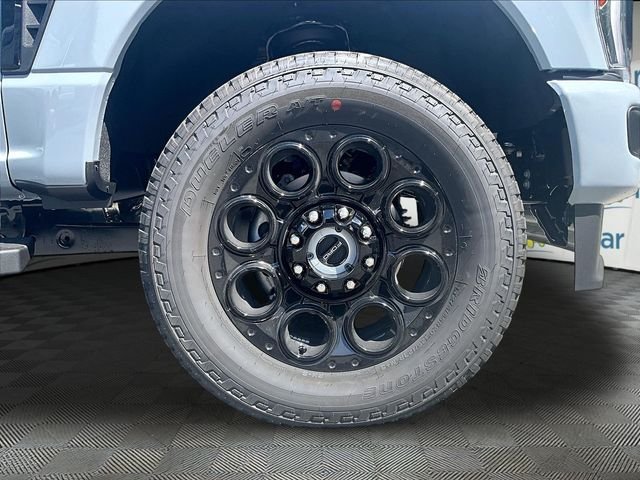 New 2026 Glacier Gray Metallic Tri-Coat Ford Lariat image 13