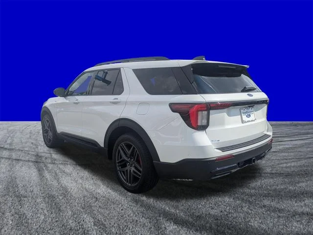New 2026 Star White Metallic Tri-Coat Ford ST-Line image 6