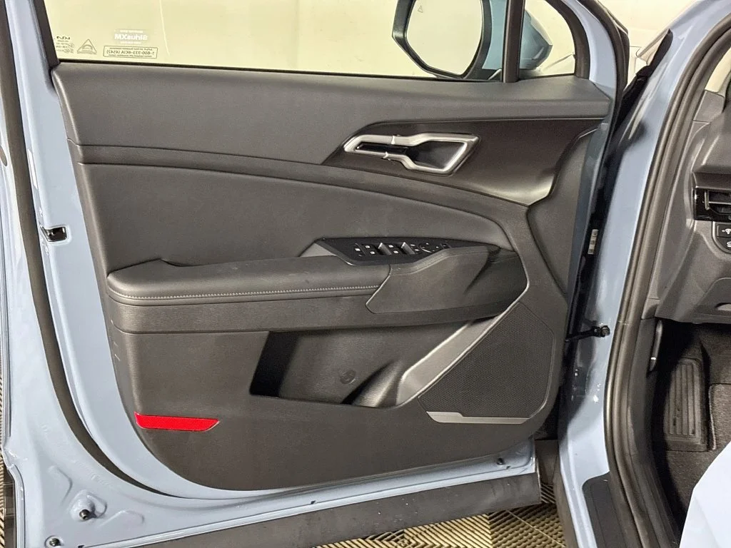 New 2027 Heritage Blue Kia EX image 10